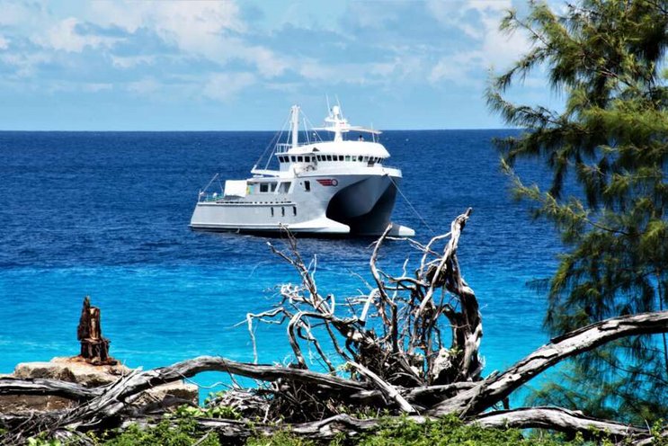 Silhouette Cruises – MY Basilisk