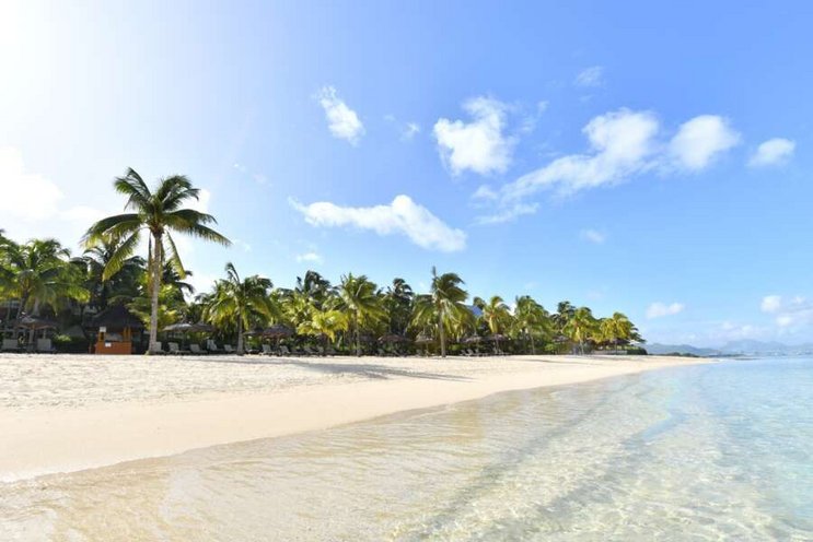 Victoria Beachcomber Resort & Spa